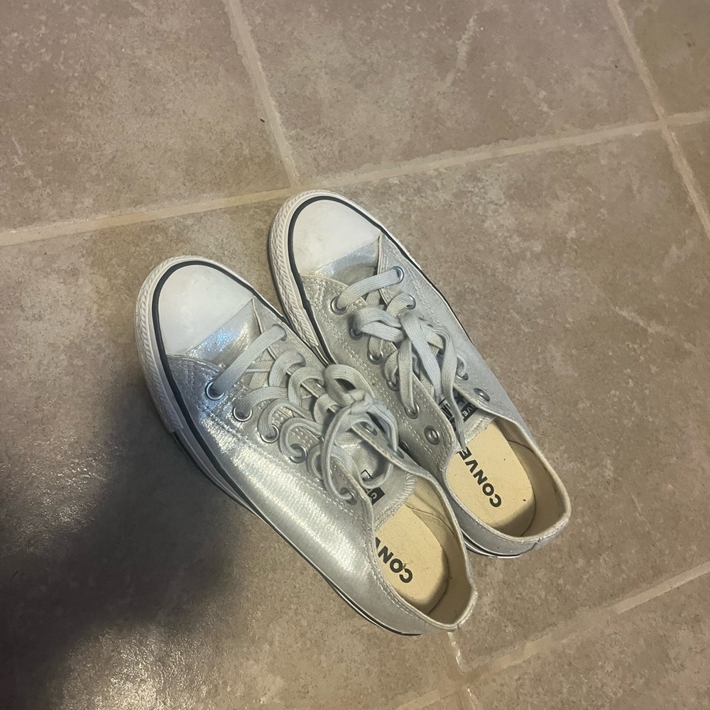 Converse 7.5 Silver Low Top Sneakers